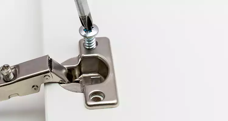 Screen Door Hinge Repair in South San Francisco, CA